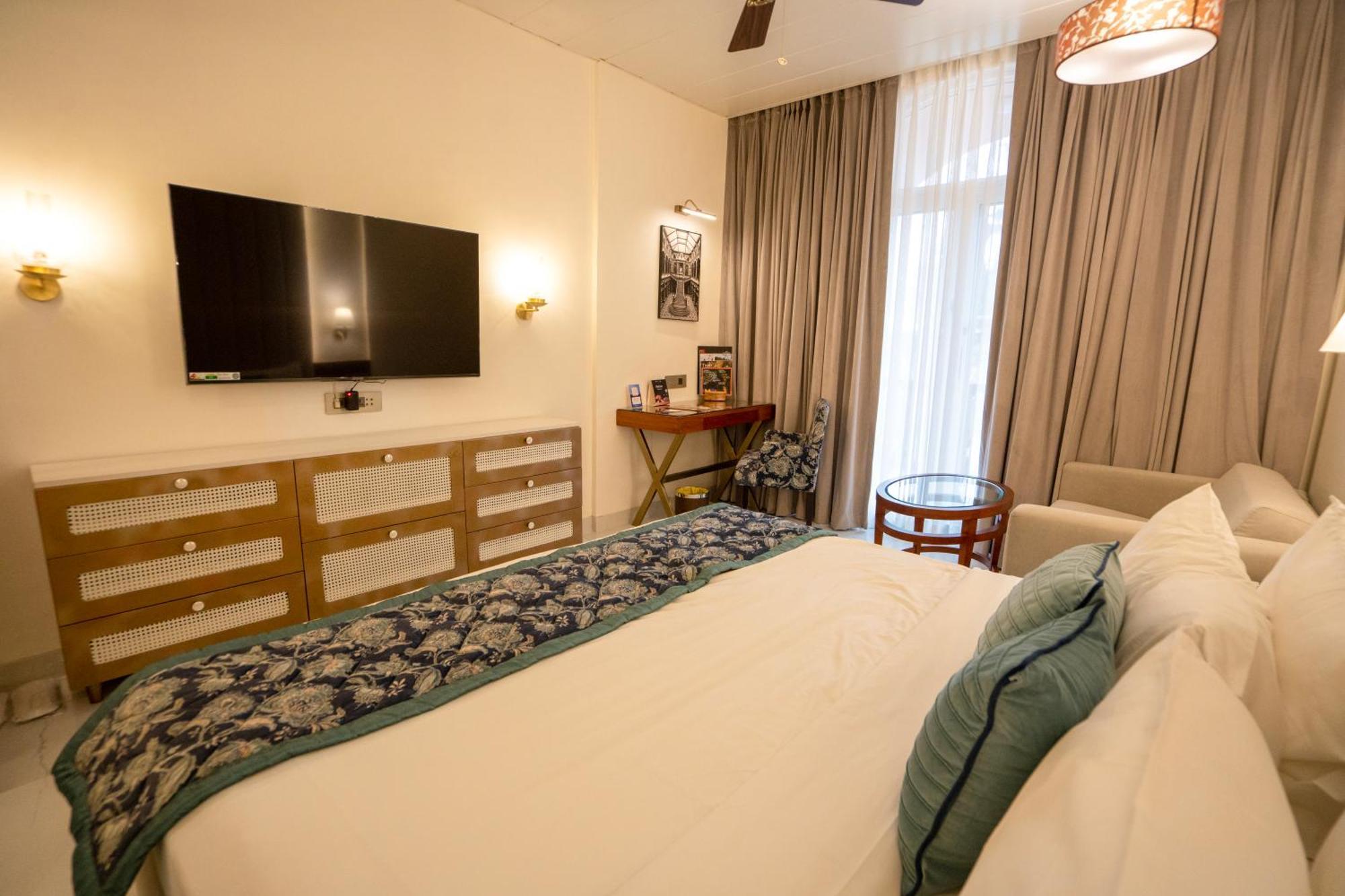 เอฟเวอร์ไชน์ รีสอร์ต มหาพาเลศวร Hotel มหาบาเลชวาร์ ภายนอก รูปภาพ