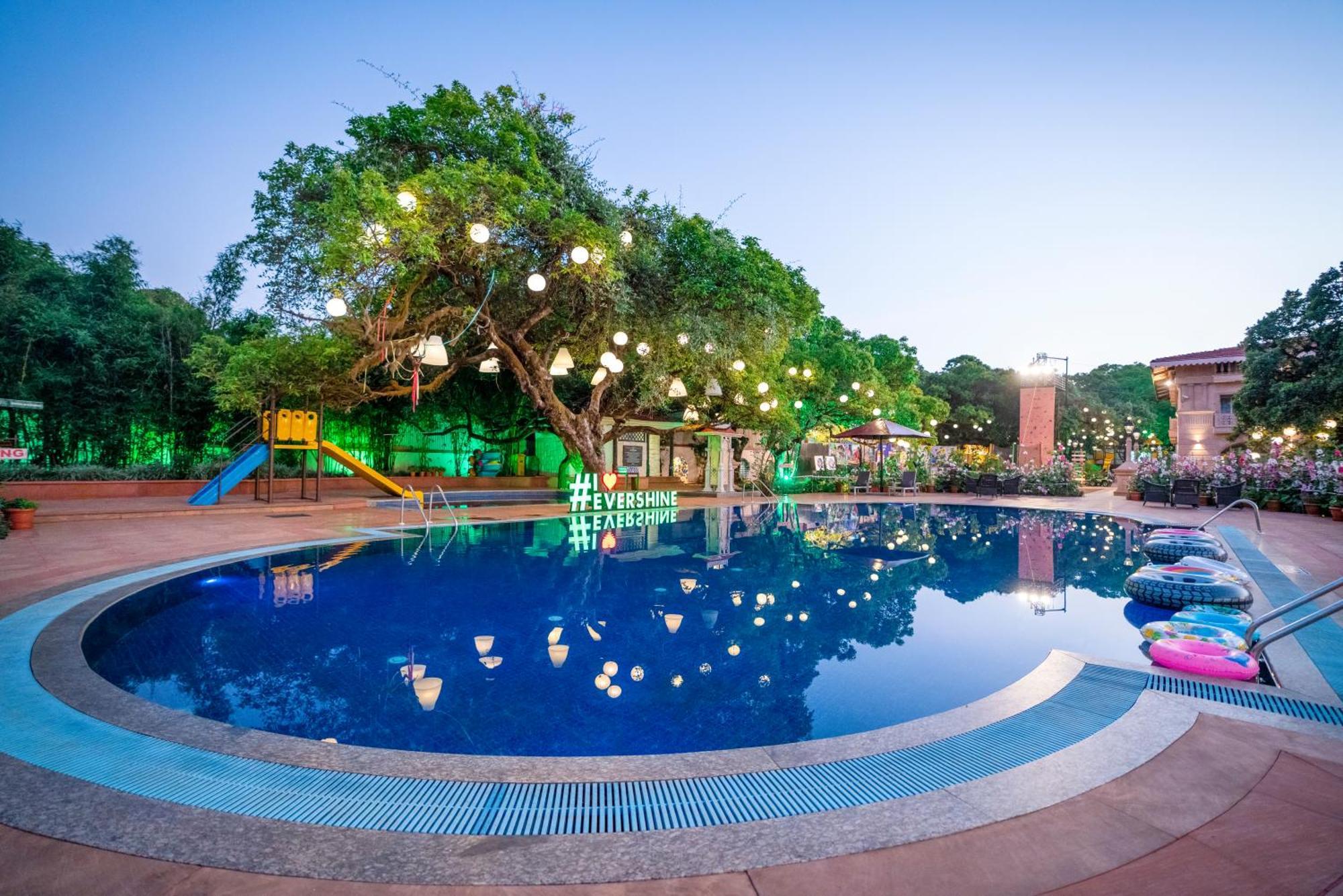 เอฟเวอร์ไชน์ รีสอร์ต มหาพาเลศวร Hotel มหาบาเลชวาร์ ภายนอก รูปภาพ