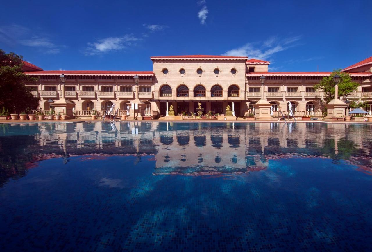 เอฟเวอร์ไชน์ รีสอร์ต มหาพาเลศวร Hotel มหาบาเลชวาร์ ภายนอก รูปภาพ